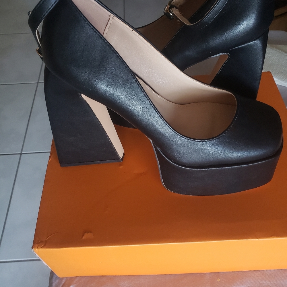Woman shoes